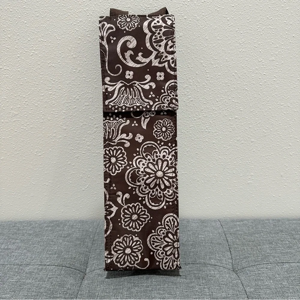 thirty-one insulated handles